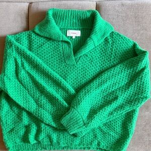 XiRENA Vibrant Green Cowl Neck Sweater